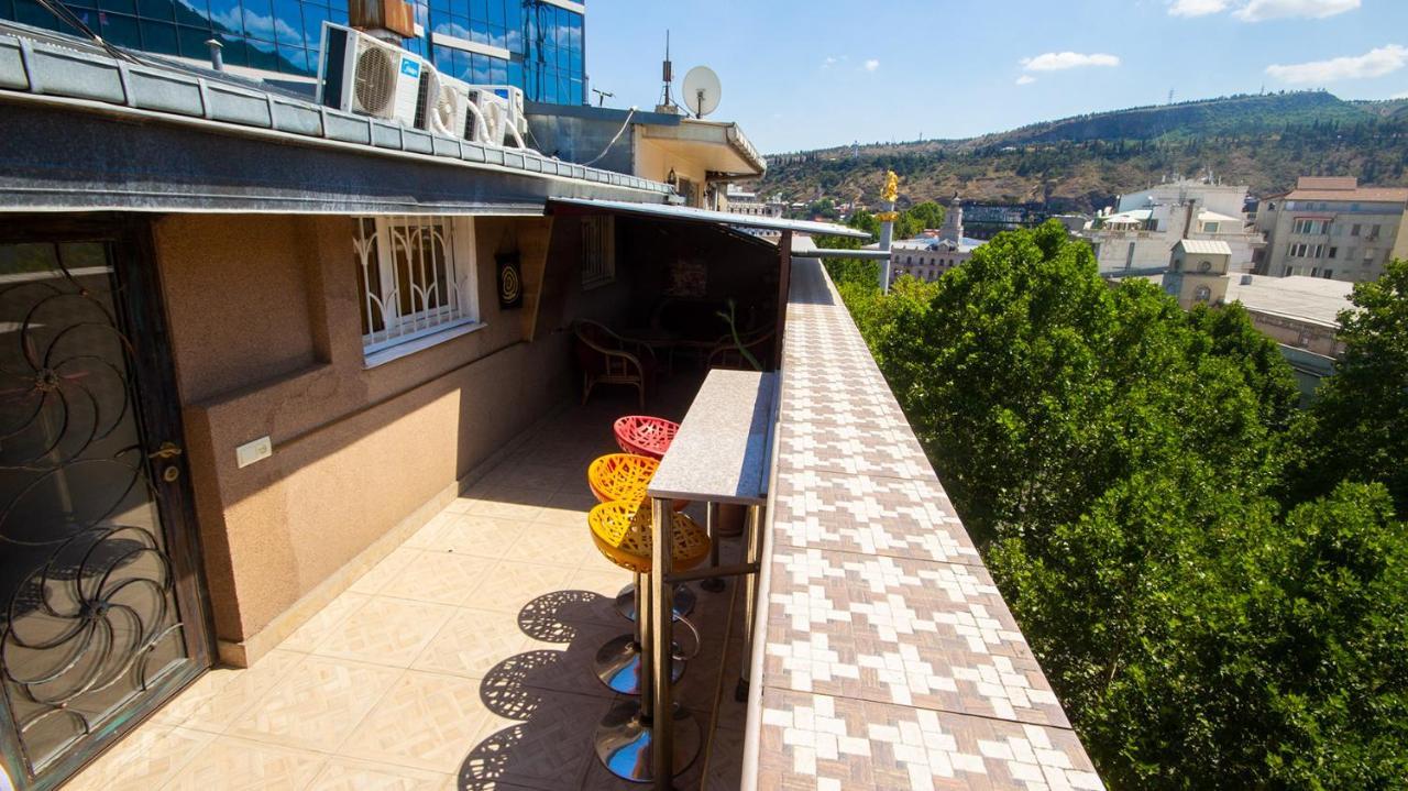 4 Bedroom Apartment On Liberty Square Τυφλίδα Εξωτερικό φωτογραφία