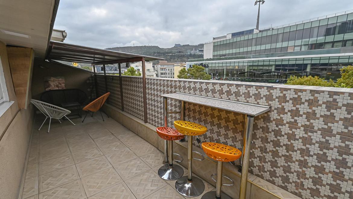 4 Bedroom Apartment On Liberty Square Τυφλίδα Εξωτερικό φωτογραφία